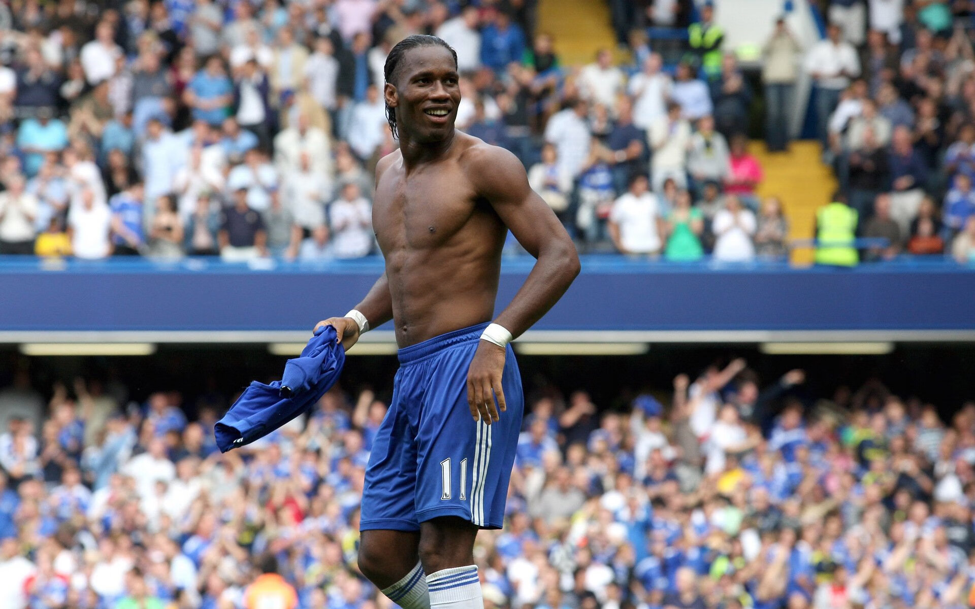 F1赛车赛场焦点！西班牙队对阵葡萄牙队，防守反击奏效，球队笑到最后